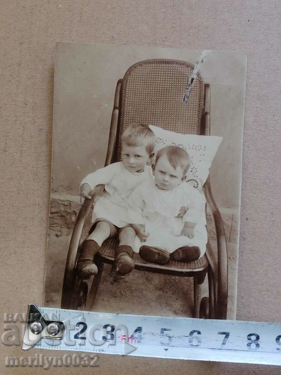 Delivery of Old photo kids photography Delivery of Old photo kids photography