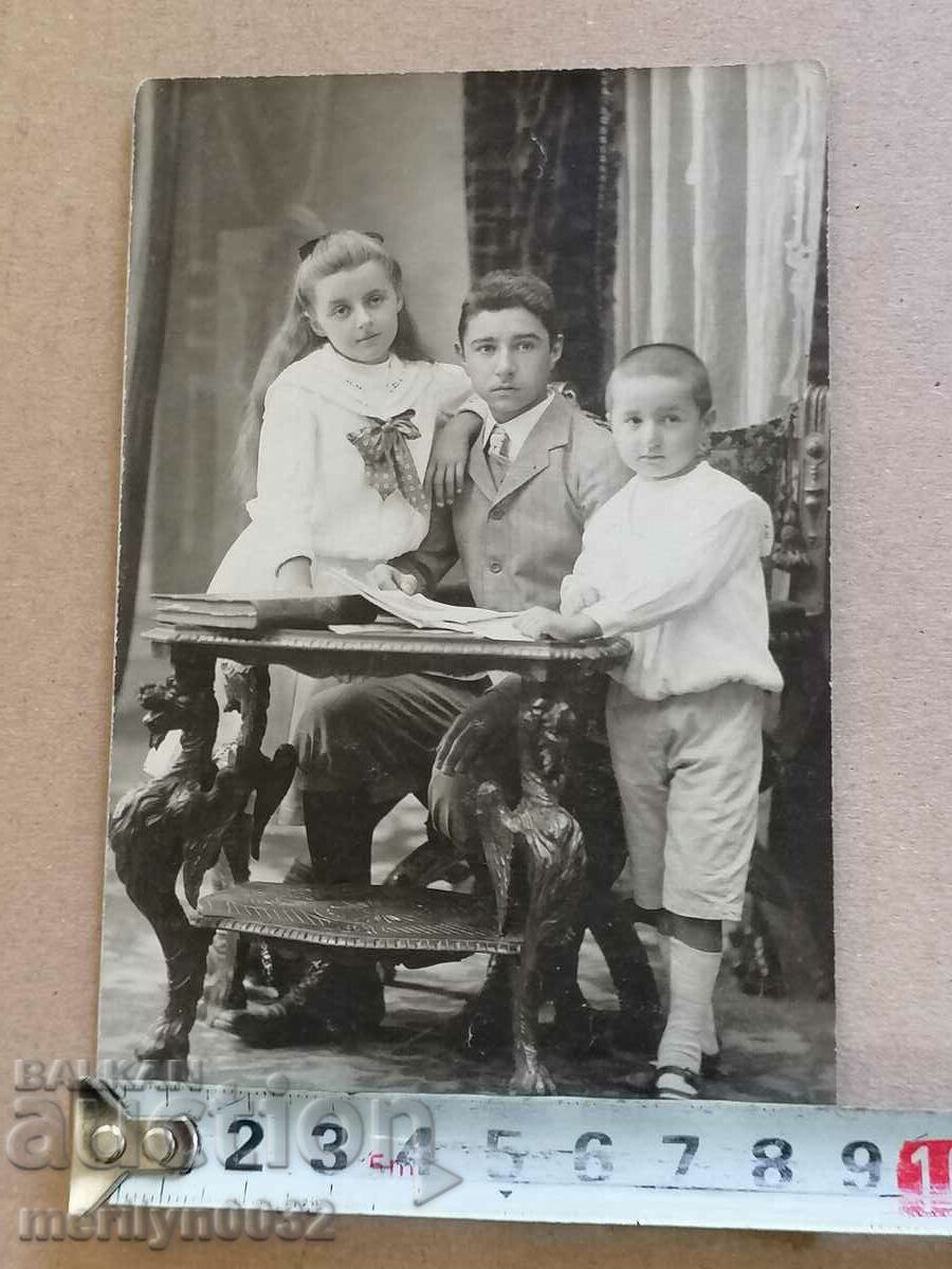 Delivery of Old photo kids photography Delivery of Old photo kids photography