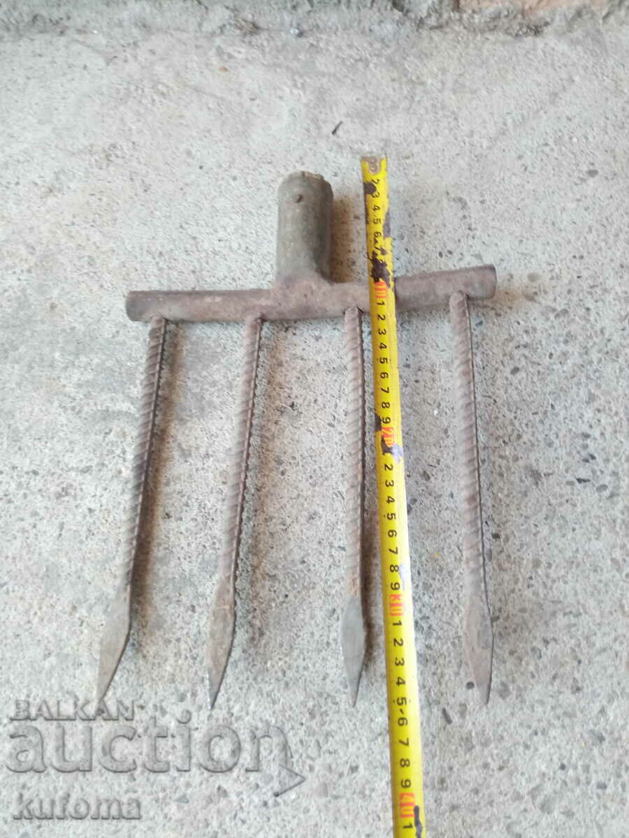 An old villa with price 19.99 BGN | € 10.22 An old villa with price 19.99 BGN | € 10.22