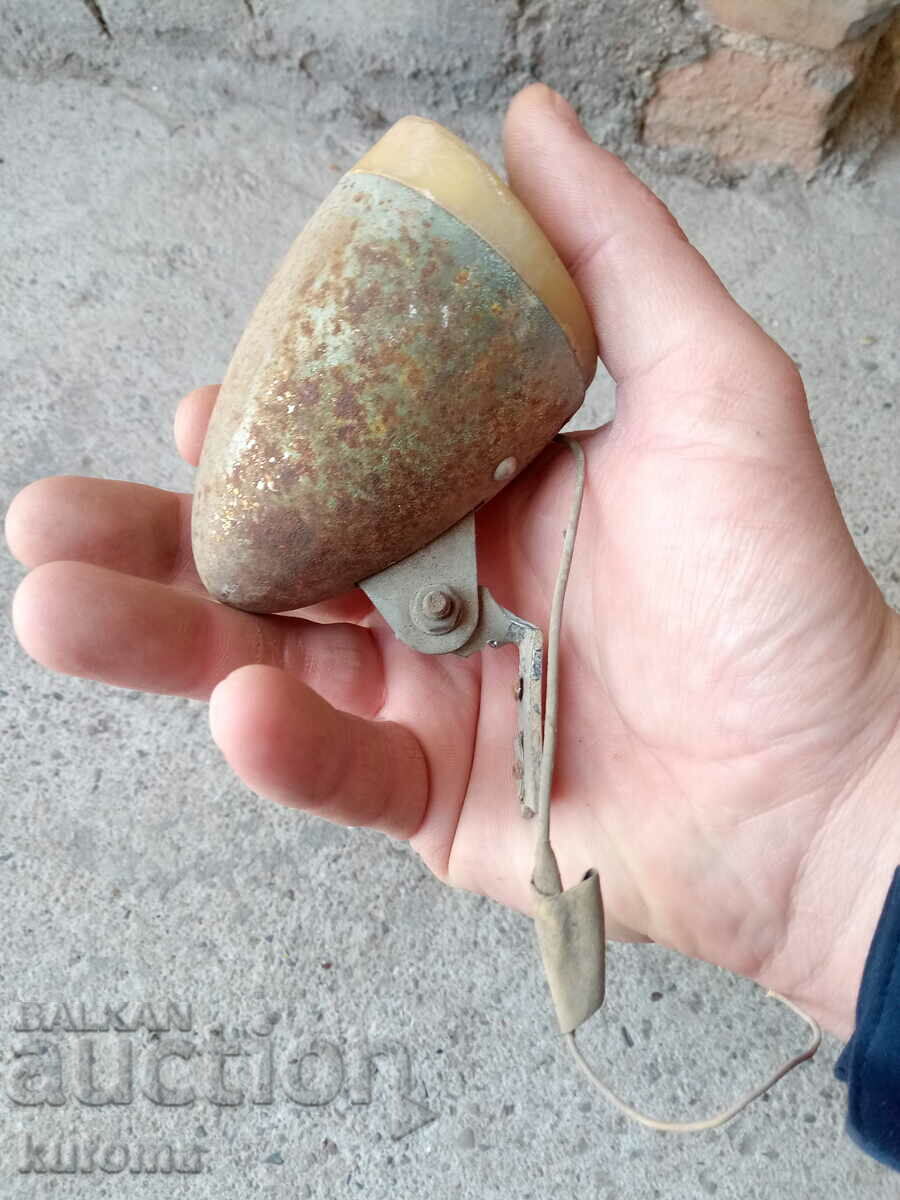 Аукцион Фар за велосипед- колело Аукцион Фар за велосипед- колело