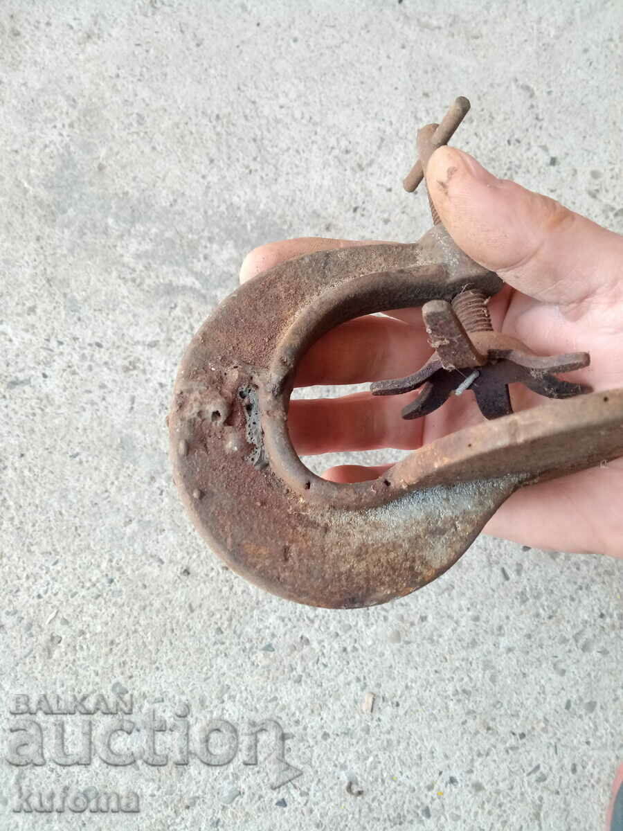 Delivery of Old clamp for gluing tires Delivery of Old clamp for gluing tires