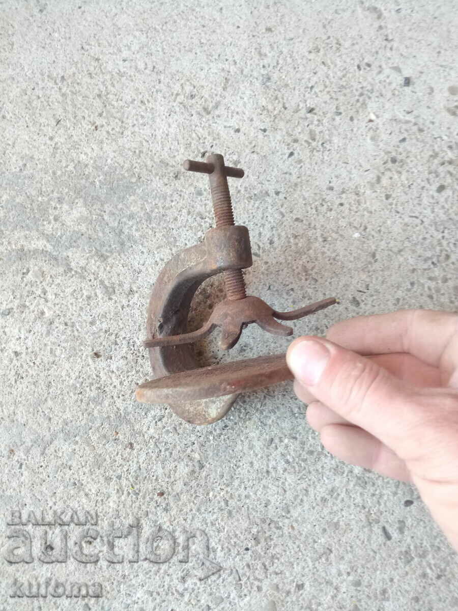 Old clamp for gluing tires