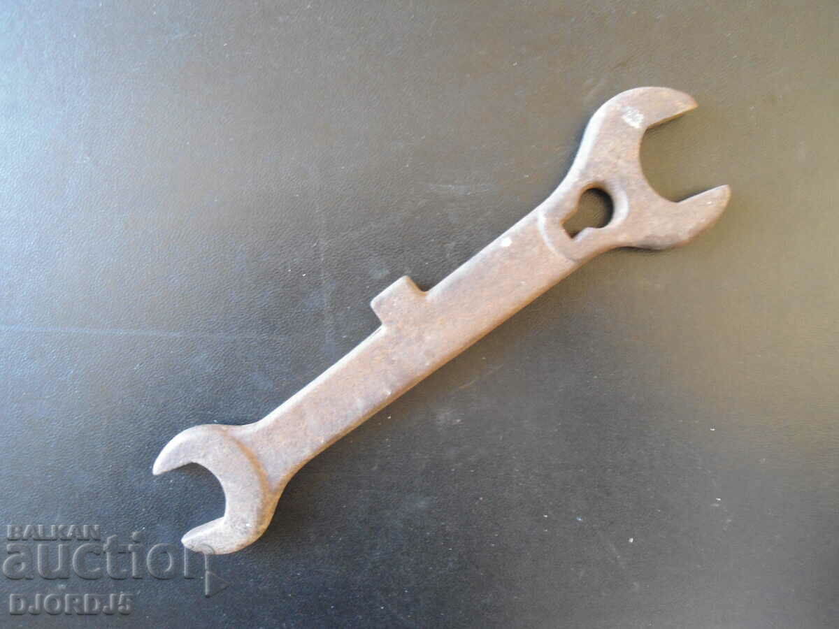 Old key with price 2.00 BGN | € 1.02 Old key with price 2.00 BGN | € 1.02