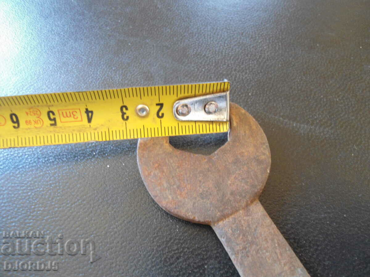 Auction Old key Auction Old key