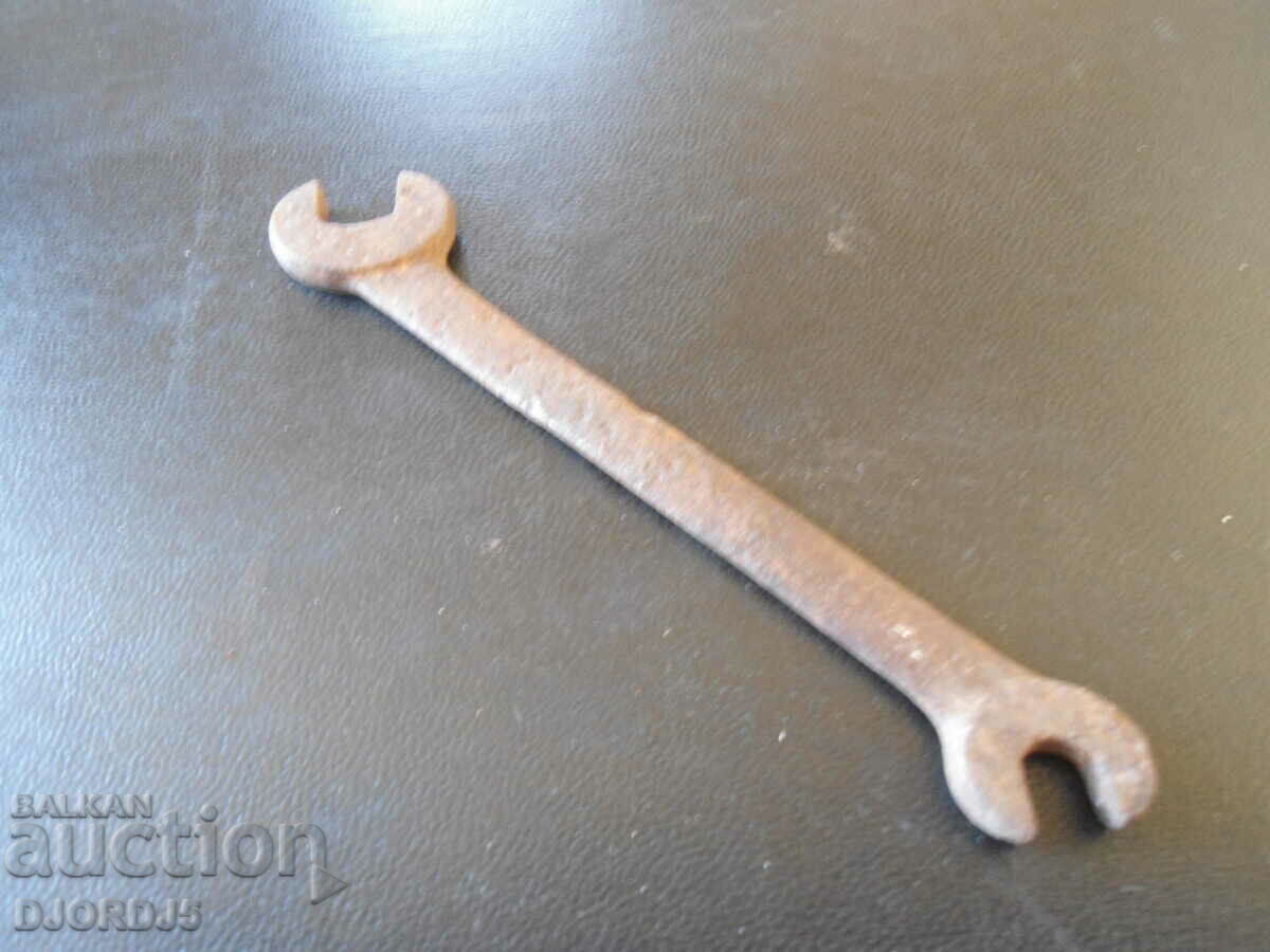 Old key with price 1.00 BGN | € 0.51
