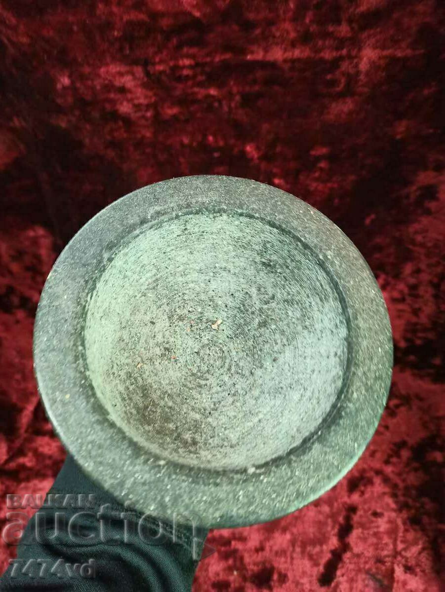 Mortar masiv de piatră, marmură etc. cu preț 50.00 BGN | € 25.56 Mortar masiv de piatră, marmură etc. cu preț 50.00 BGN | € 25.56