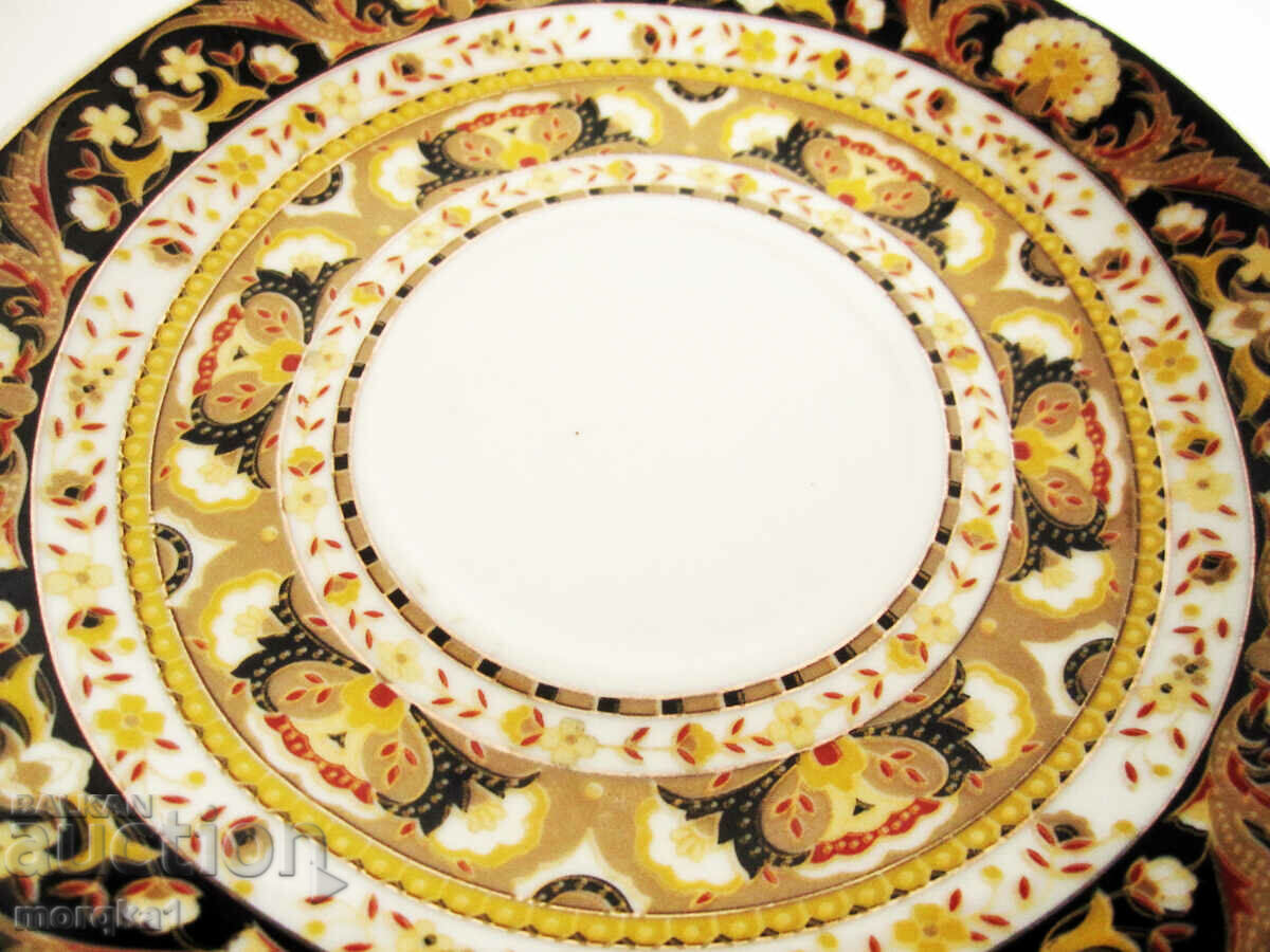 Porcelain, plate, plate with floral motifs and gold edging with price 8.00 BGN | € 4.09 Porcelain, plate, plate with floral motifs and gold edging with price 8.00 BGN | € 4.09