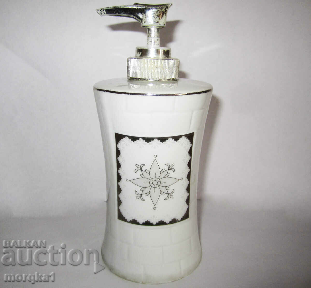 Porcelain vintage Dispenser for liquid soap with a floral motif