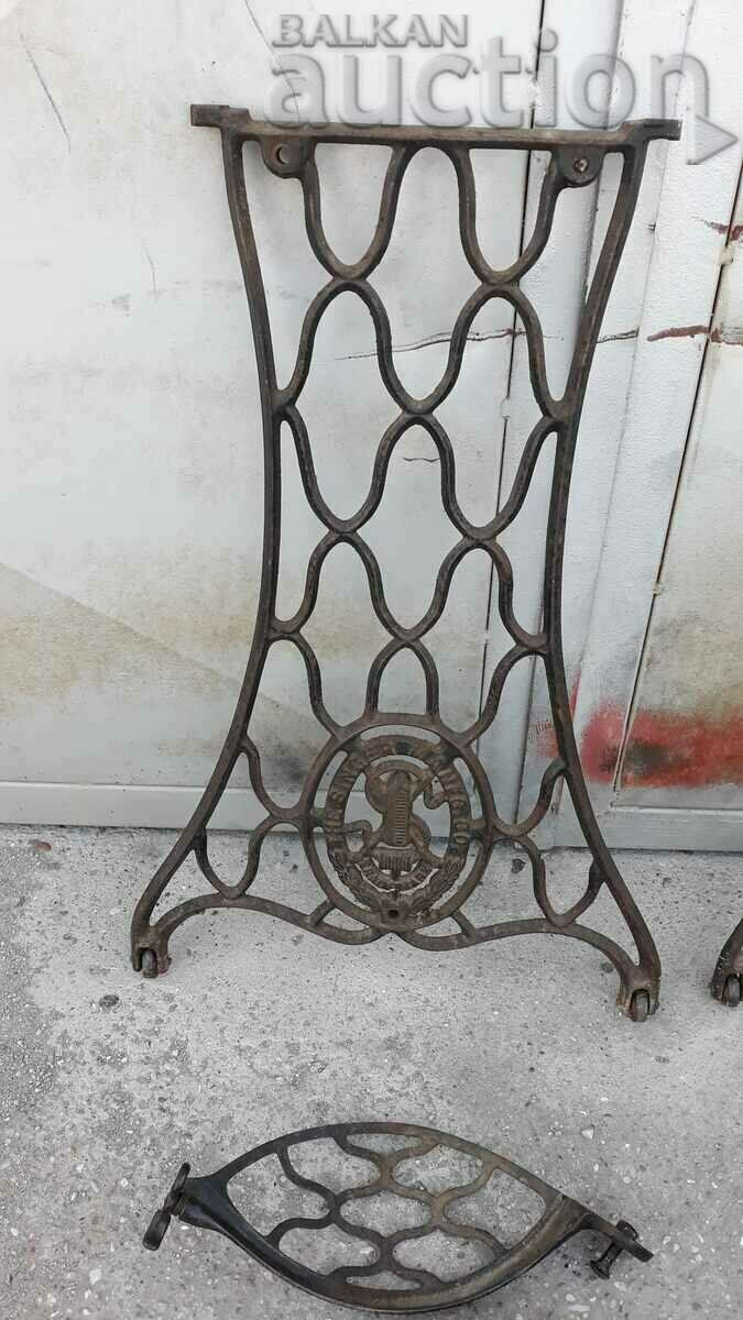 antique sewing machine SINGER cast iron feet with price 151.00 BGN | € 77.21