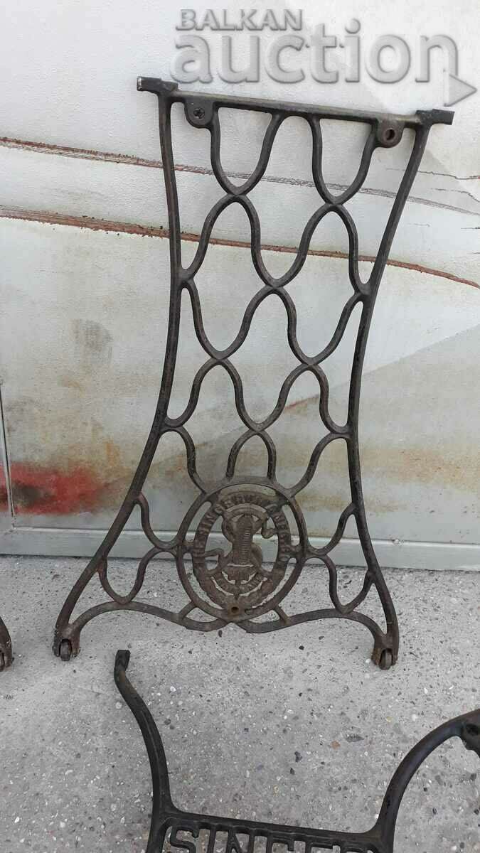 Delivery of antique sewing machine SINGER cast iron feet
