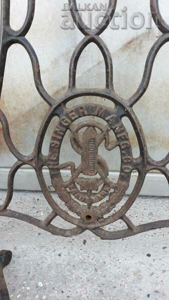 antique sewing machine SINGER cast iron feet - 5