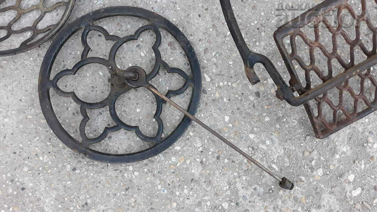 antique sewing machine SINGER cast iron feet - 6