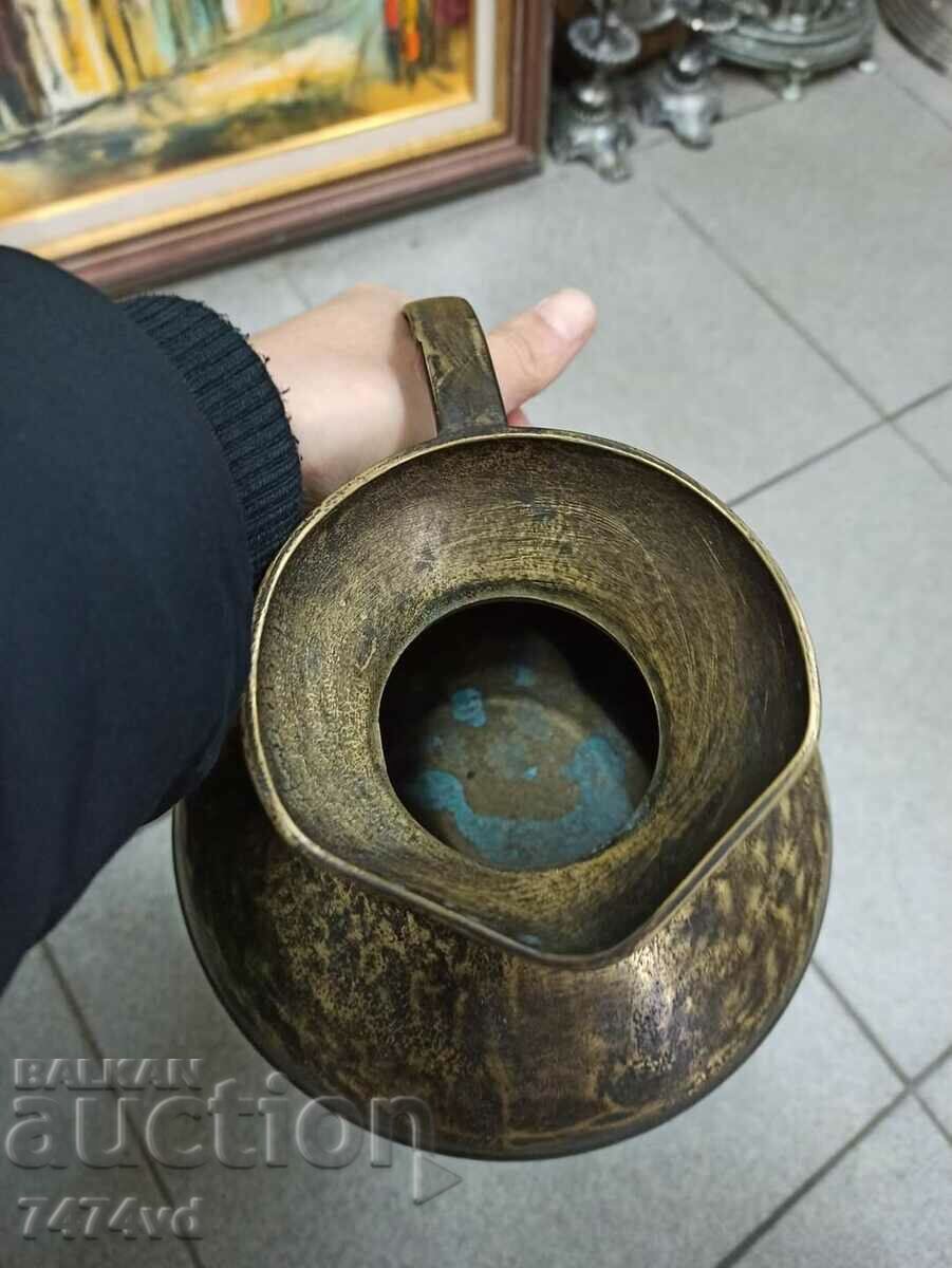 Auction Massive bronze jug Auction Massive bronze jug