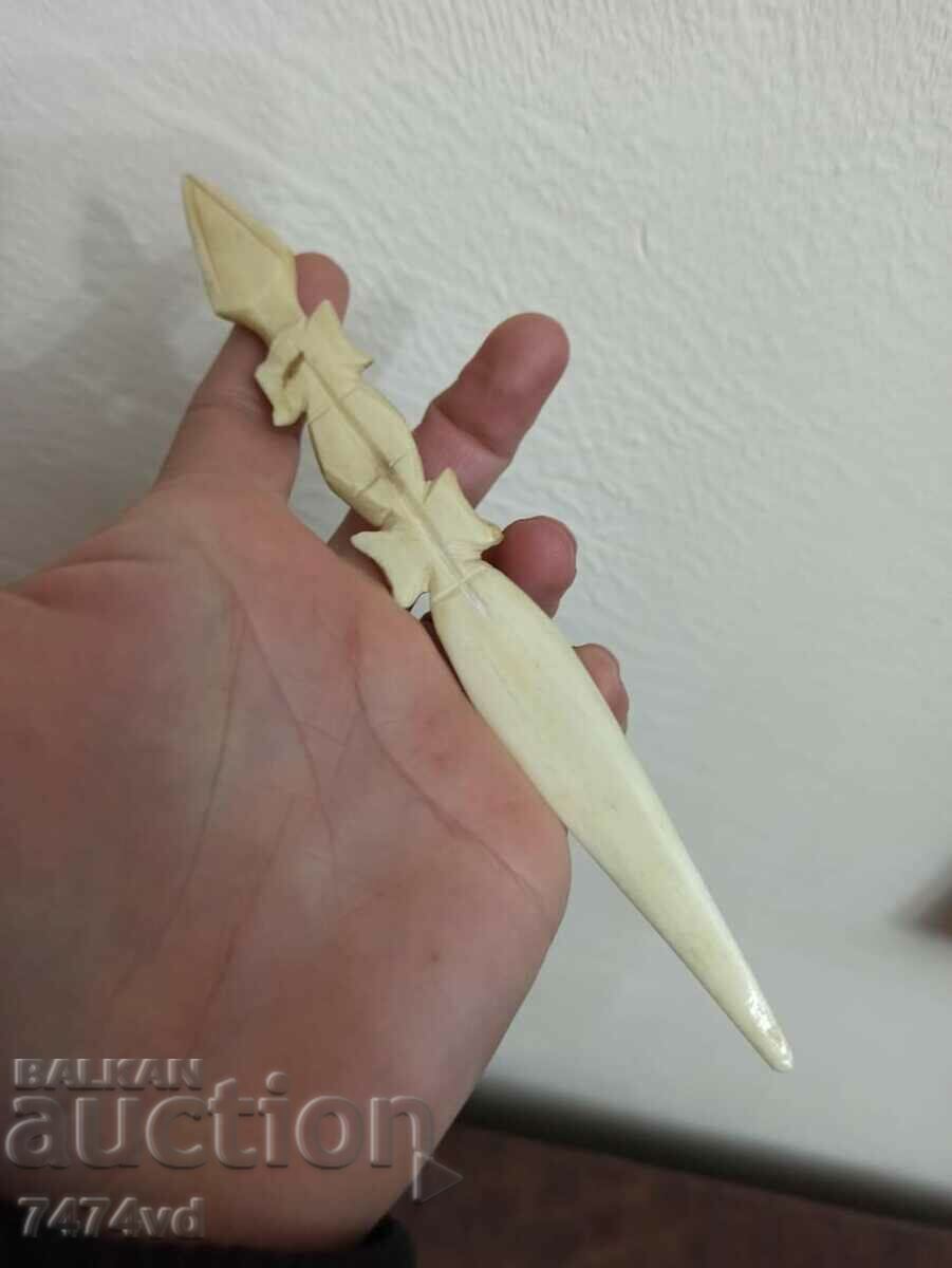 Auction Plastic bone Auction Plastic bone