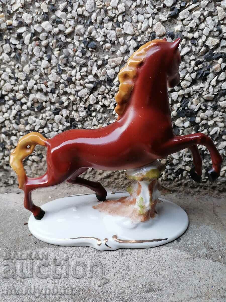 Auction  Porcelain figure con porcelain figurine