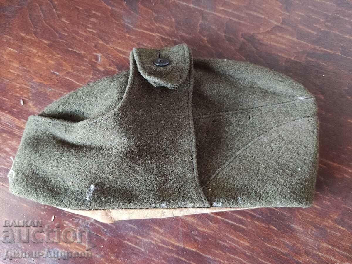 Ένα παλιό ιατρικό καπέλο από την Soc με τιμή 9.00 BGN | € 4.60 Ένα παλιό ιατρικό καπέλο από την Soc με τιμή 9.00 BGN | € 4.60