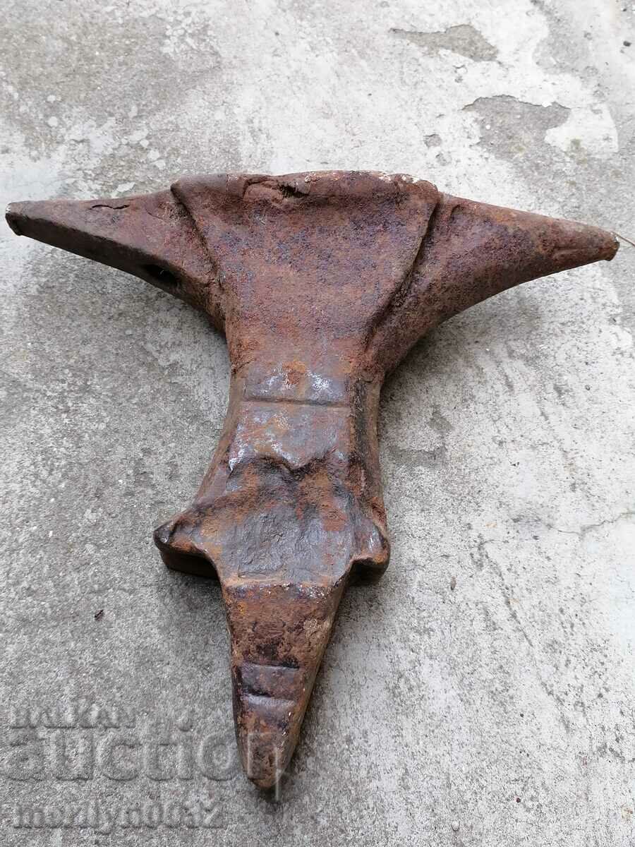 Δημοπρασία Παλιό πρωτόγονο αμόνι, σφυρήλατο σίδερο