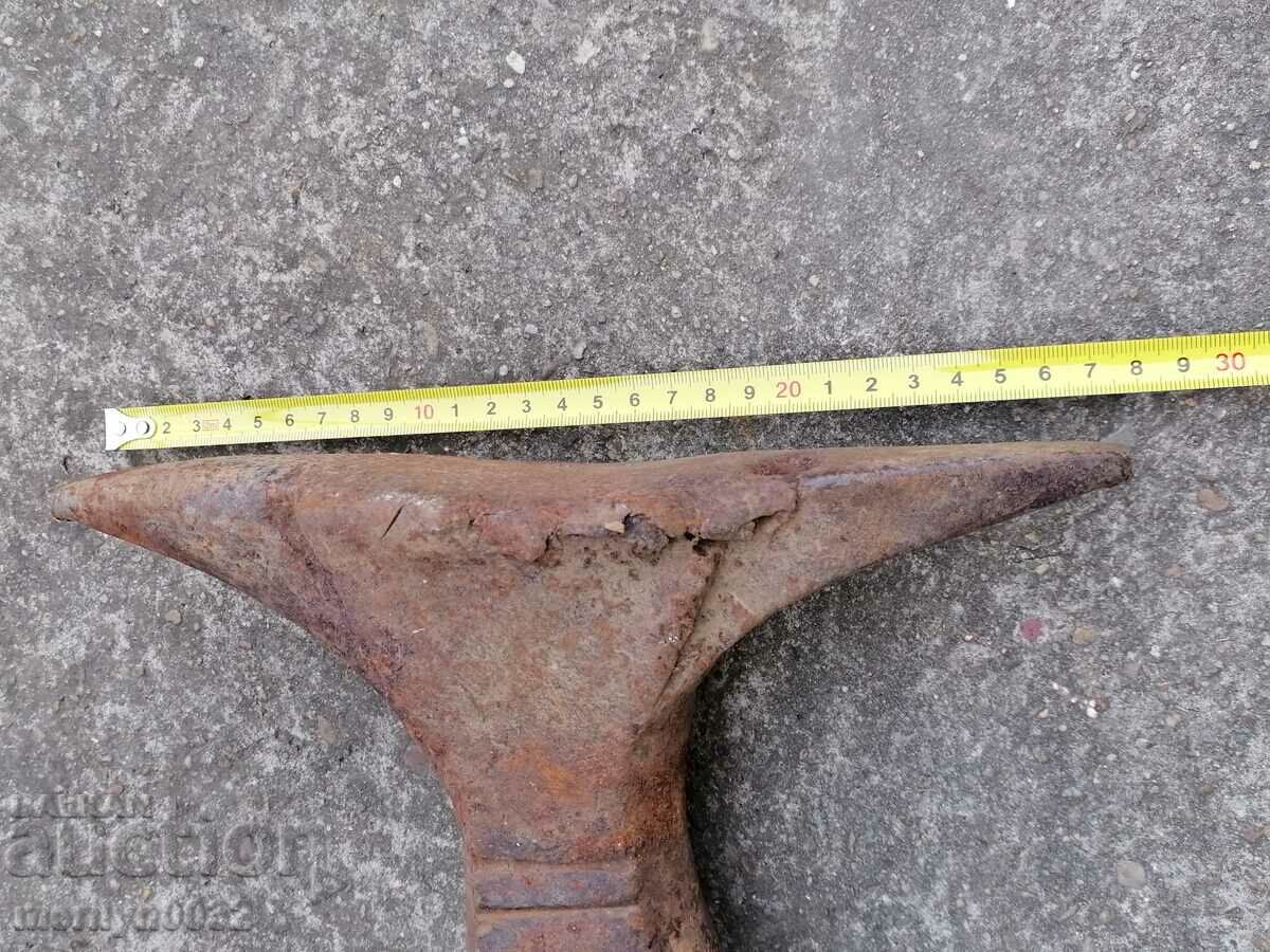 Παλιό πρωτόγονο αμόνι, σφυρήλατο σίδερο - 7