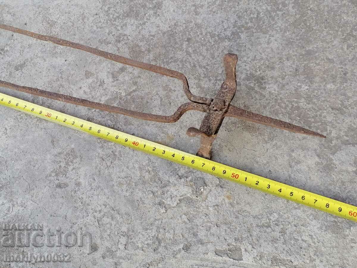 Δημοπρασία Παλιό σουβλάκι από σφυρήλατο σίδερο για ψήσιμο ψίχουλα Δημοπρασία Παλιό σουβλάκι από σφυρήλατο σίδερο για ψήσιμο ψίχουλα