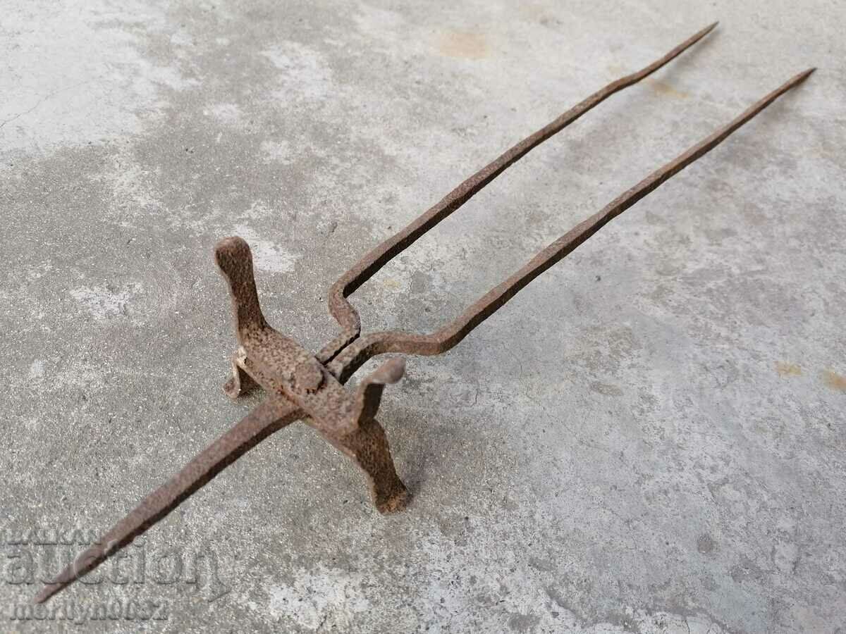 Παλιό σουβλάκι από σφυρήλατο σίδερο για ψήσιμο ψίχουλα - 7 Παλιό σουβλάκι από σφυρήλατο σίδερο για ψήσιμο ψίχουλα - 7