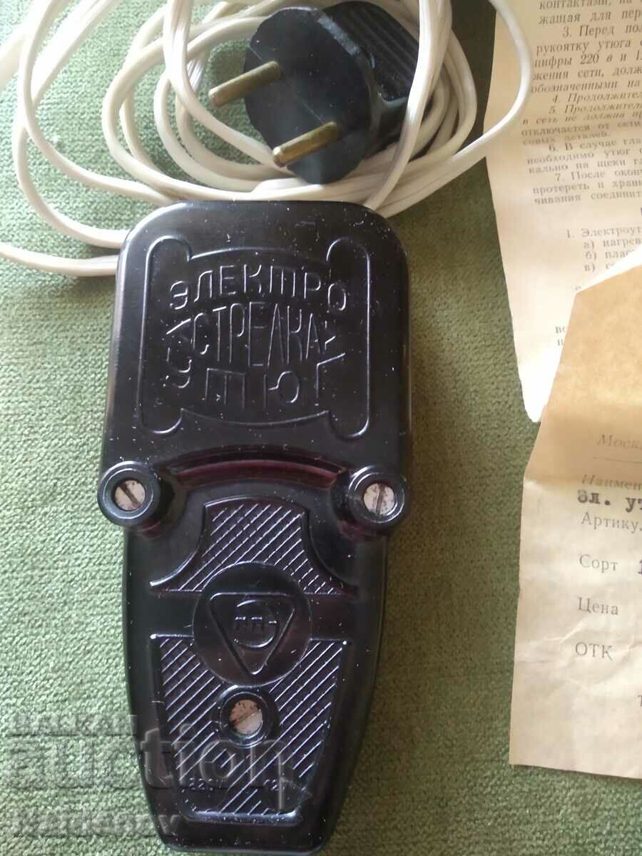 Electric Arrow Iron Iron for bakelite edges with price 30.00 BGN | € 15.34 Electric Arrow Iron Iron for bakelite edges with price 30.00 BGN | € 15.34