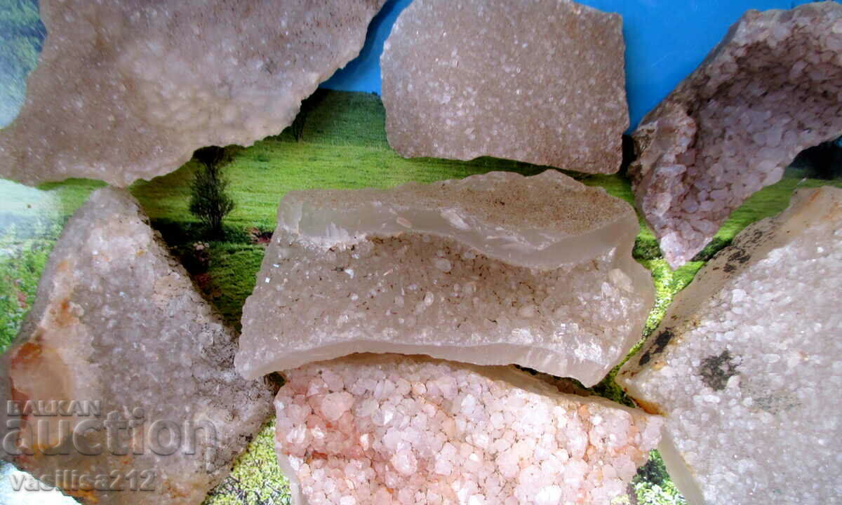 Auction Quartz on chalcedony Auction Quartz on chalcedony