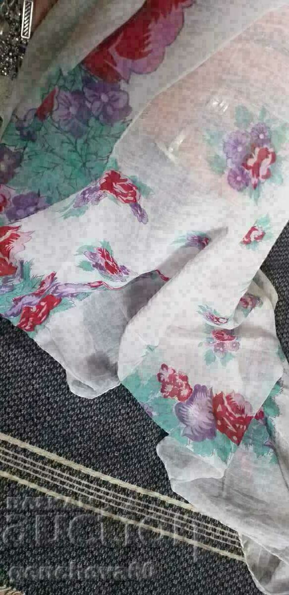 Delivery of Authentic woven apron and headscarf 110cm Delivery of Authentic woven apron and headscarf 110cm