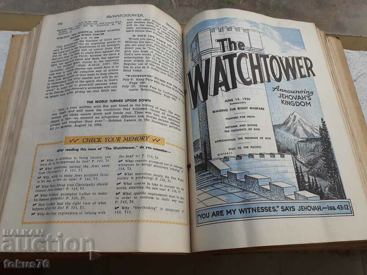 Delivery of A collection of 24 issues from the religious magazine The Watchtower