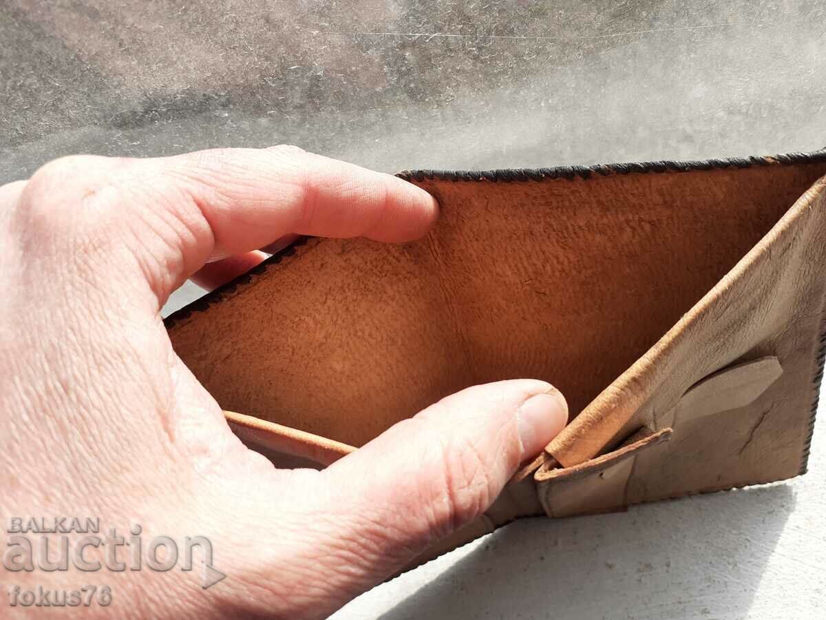 Auction Old snakeskin wallet Auction Old snakeskin wallet