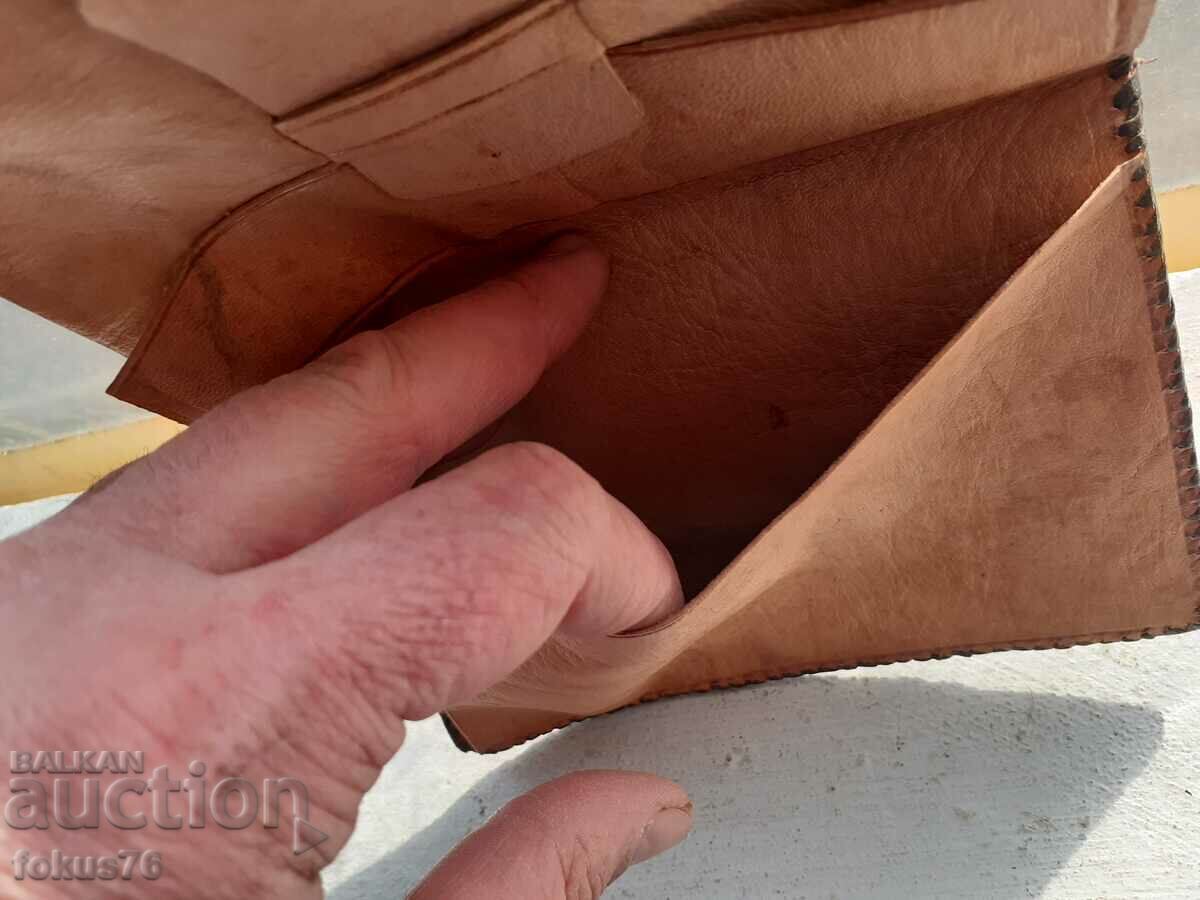 Delivery of Old snakeskin wallet Delivery of Old snakeskin wallet