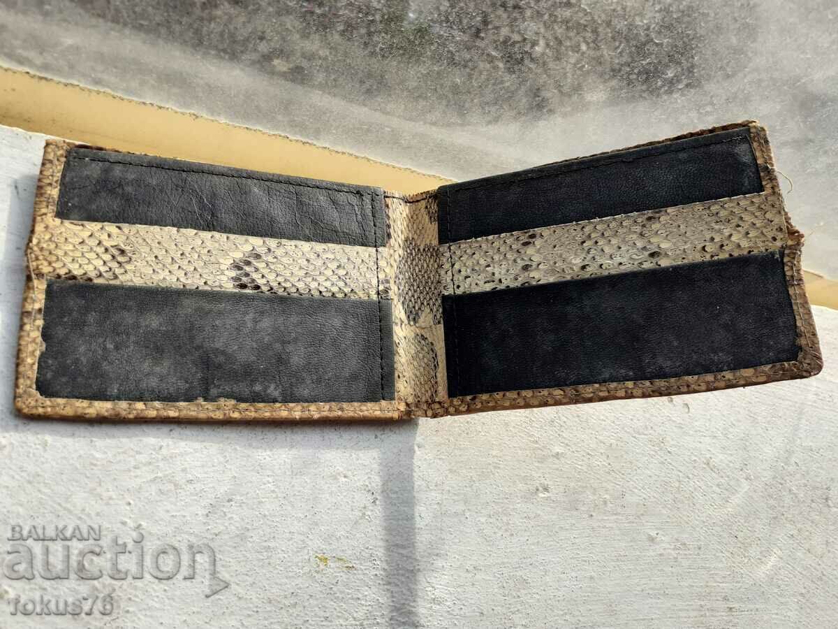 Old snakeskin wallet with price 55.00 BGN | € 28.12 Old snakeskin wallet with price 55.00 BGN | € 28.12