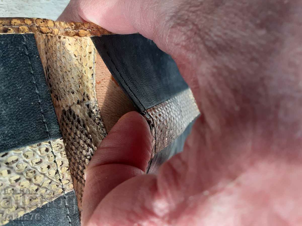 Delivery of Old snakeskin wallet Delivery of Old snakeskin wallet