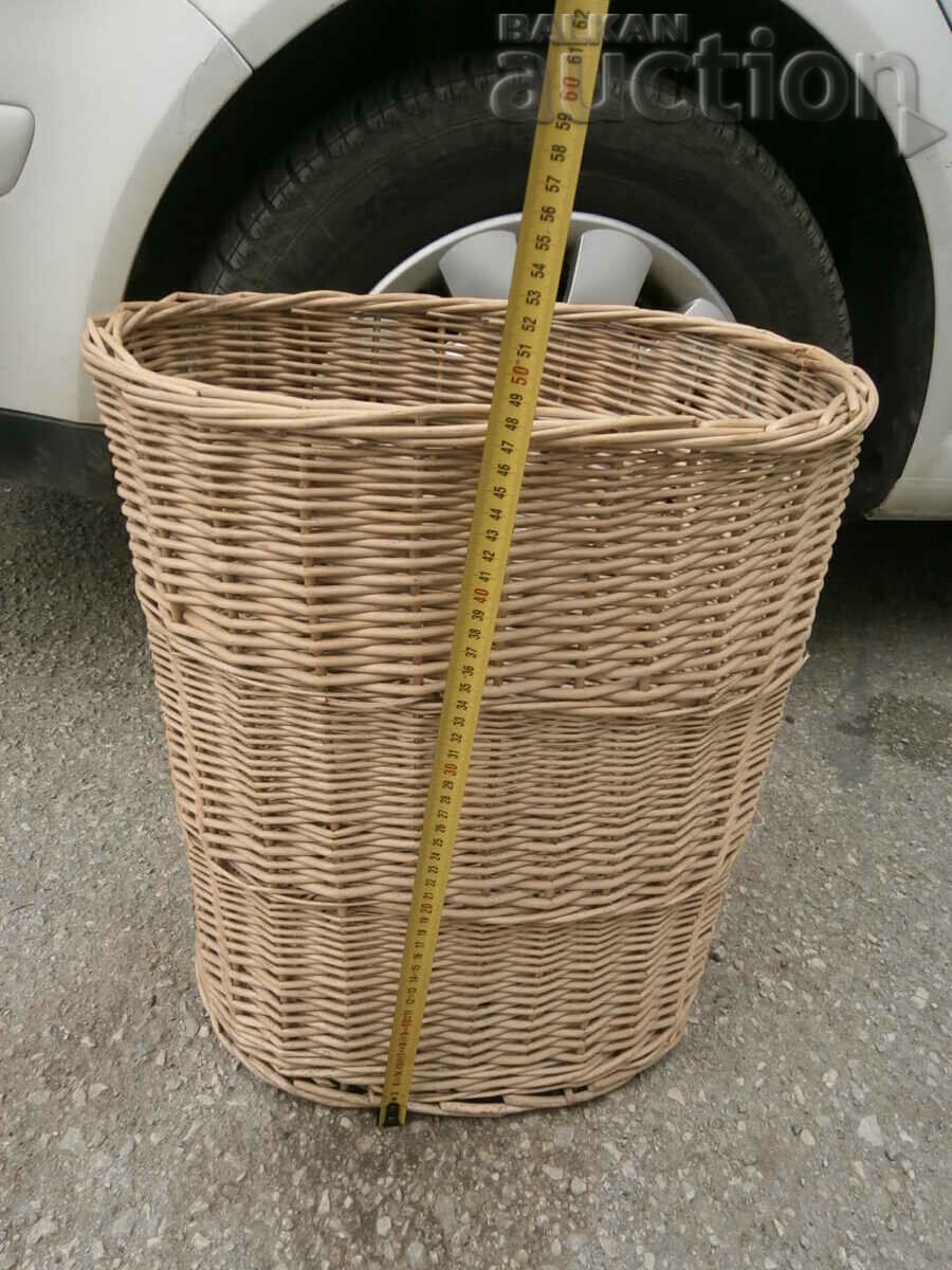 старинен плетен кош с цена 41.00 лв. | € 20.96 старинен плетен кош с цена 41.00 лв. | € 20.96