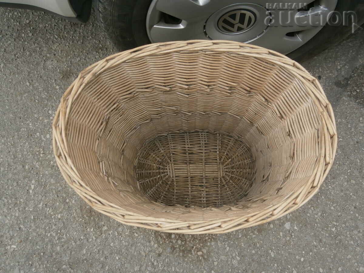 Аукцион старинен плетен кош Аукцион старинен плетен кош