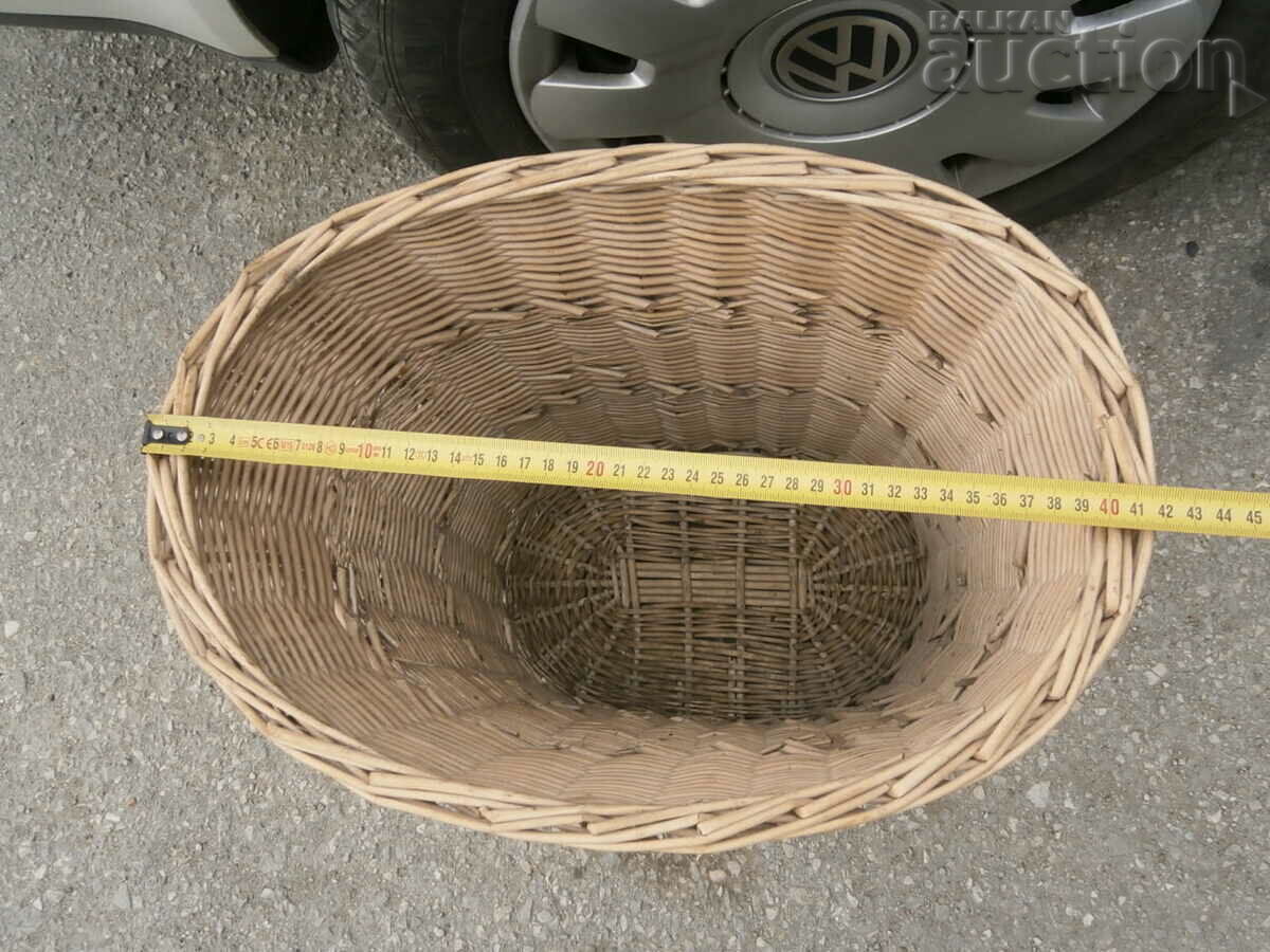 Доставка на старинен плетен кош Доставка на старинен плетен кош