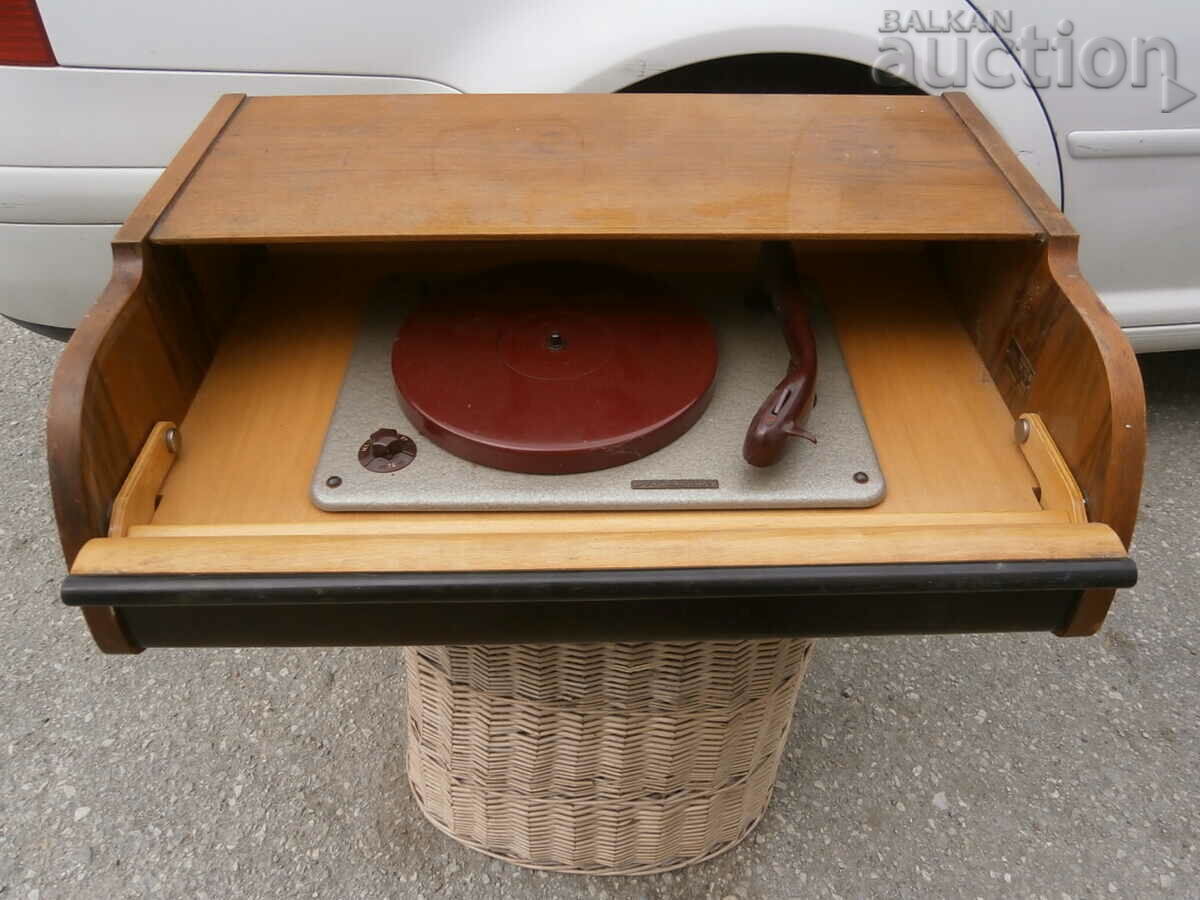 vintage retro vintage turntable with price 121.00 BGN | € 61.87 vintage retro vintage turntable with price 121.00 BGN | € 61.87