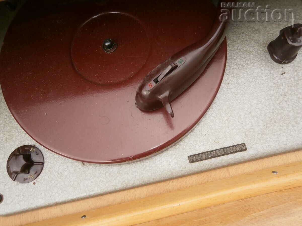 Delivery of vintage retro vintage turntable Delivery of vintage retro vintage turntable