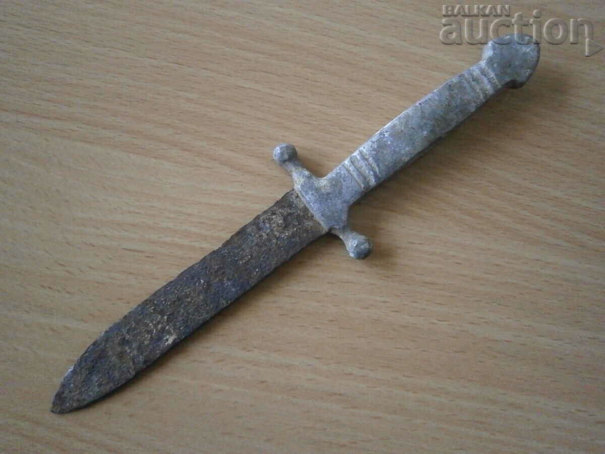 Delivery of ancient little dagger Delivery of ancient little dagger