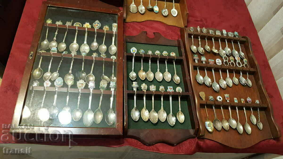 Auction Collection spoons 92 pcs. From all over the world, silver-plated. Auction Collection spoons 92 pcs. From all over the world, silver-plated.