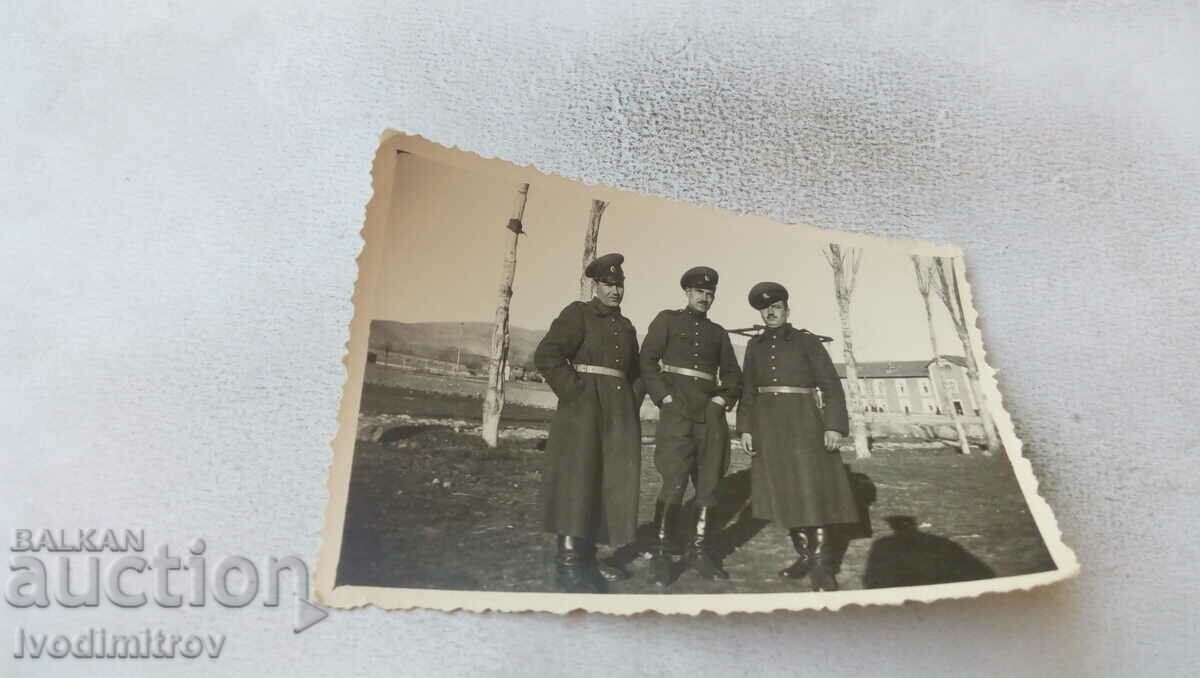 Photo Three soldiers