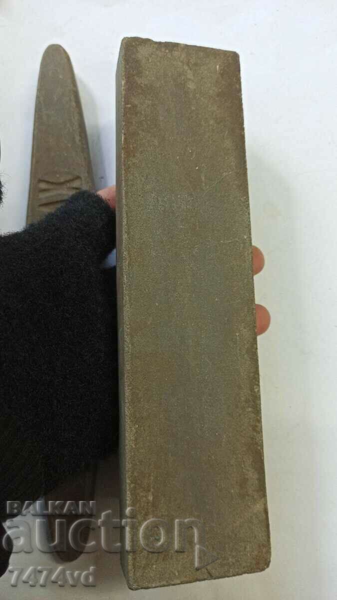 Auction 2 sharpening stones Auction 2 sharpening stones