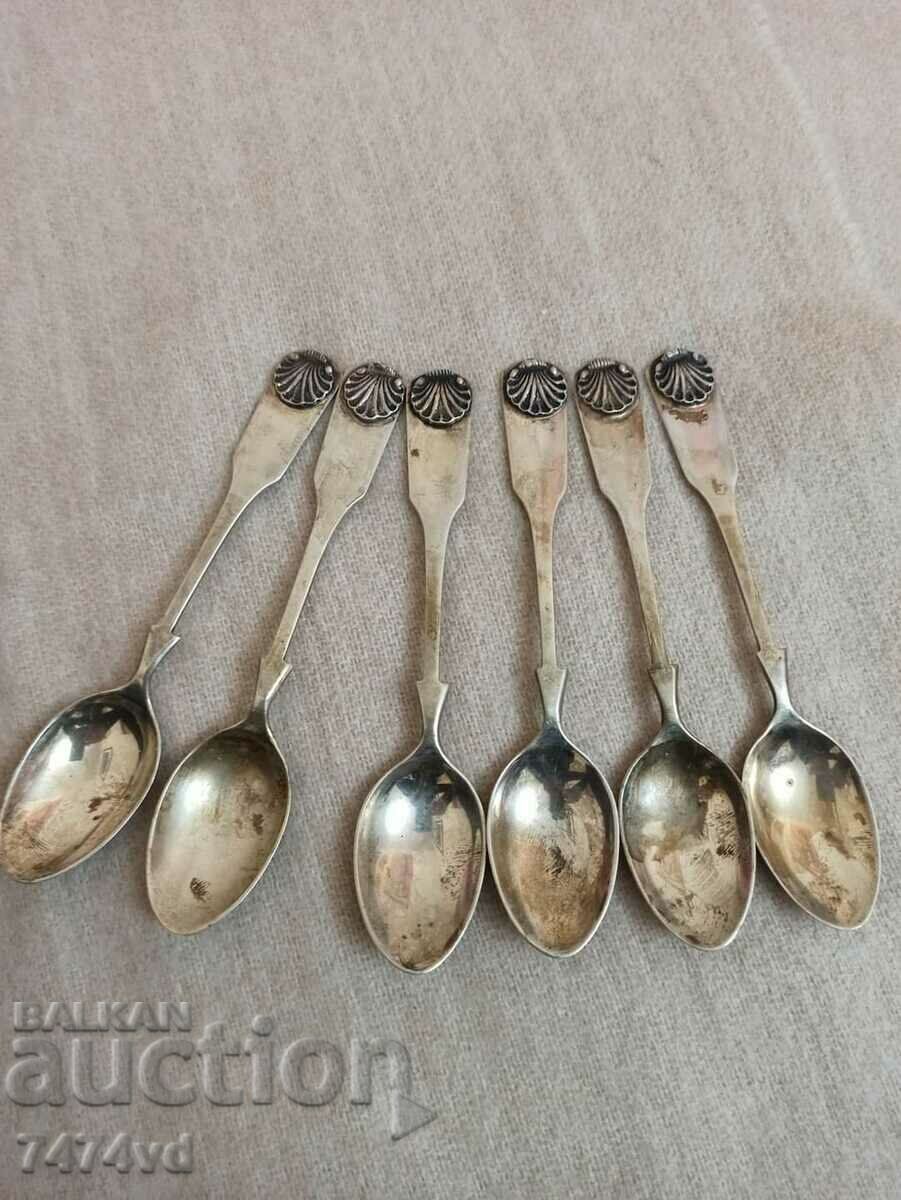 6 Old silver spoons, 14 cm long, total weight 142 g