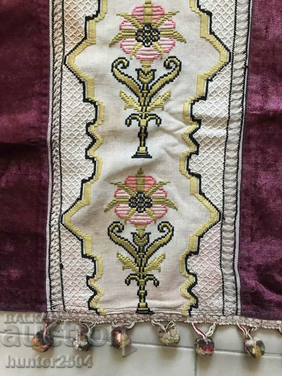 Cover, curtain 180/125 cm with price 49.95 BGN | € 25.54 Cover, curtain 180/125 cm with price 49.95 BGN | € 25.54