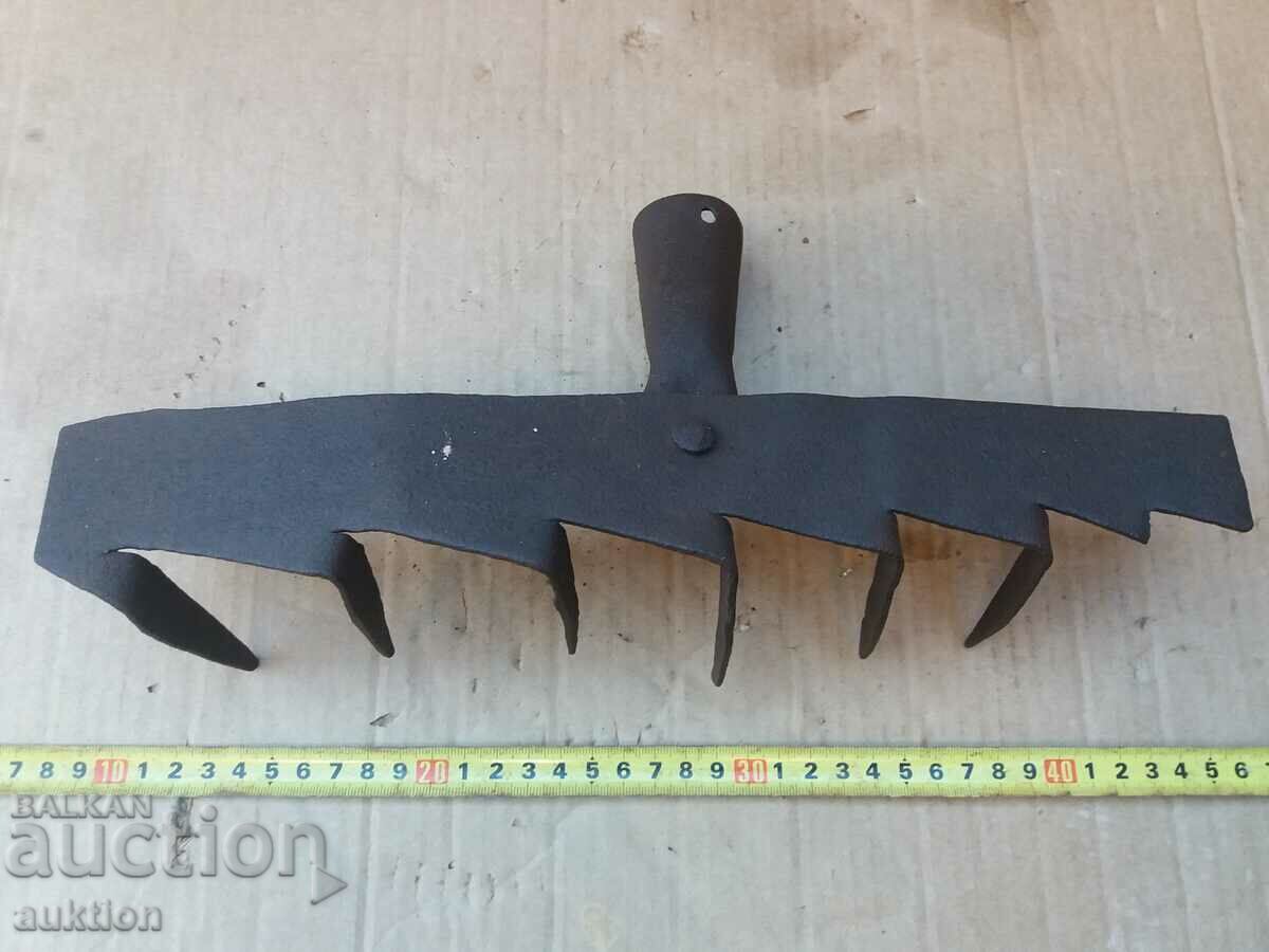 Auction OLD TARMAC, TOOL Auction OLD TARMAC, TOOL