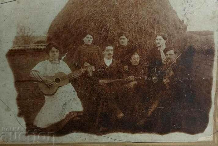 Delivery of BEGINNING OF THE 20TH CENTURY GUITAR VIOLIN PHOTO PHOTO CARDBOARD Delivery of BEGINNING OF THE 20TH CENTURY GUITAR VIOLIN PHOTO PHOTO CARDBOARD