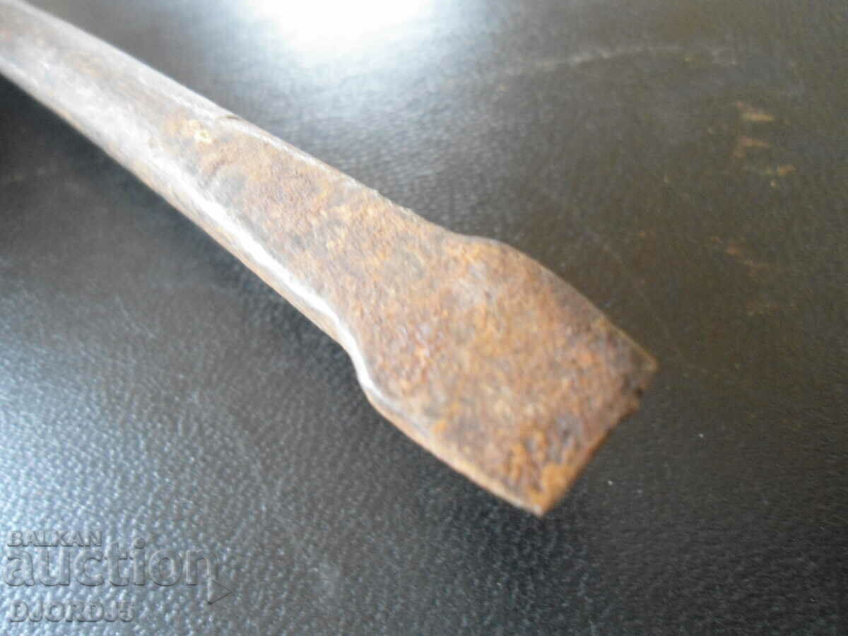 An old screwdriver with price 2.00 BGN | € 1.02