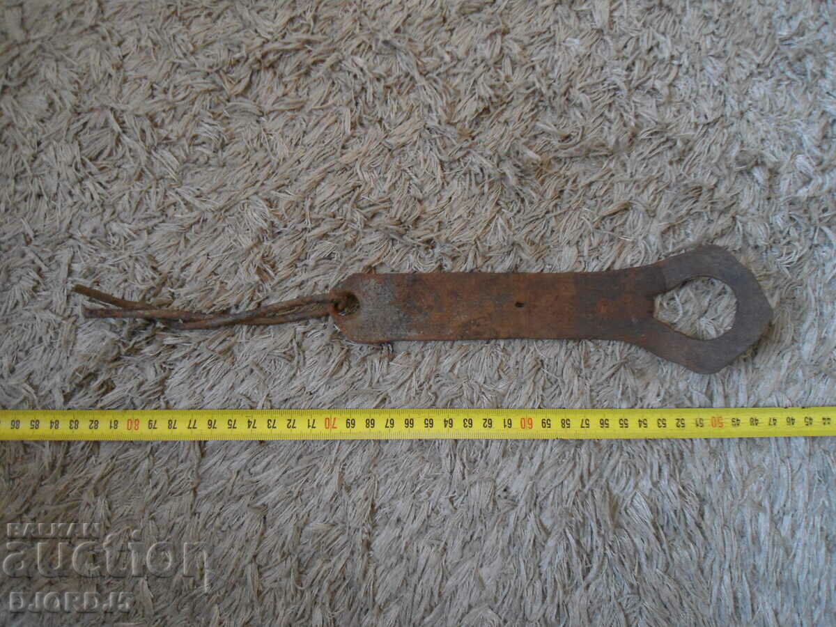 Auction Old wrought latch Auction Old wrought latch
