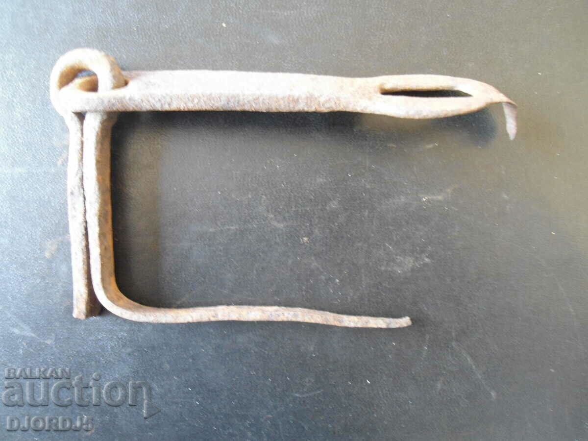 Auction Old wrought latch Auction Old wrought latch