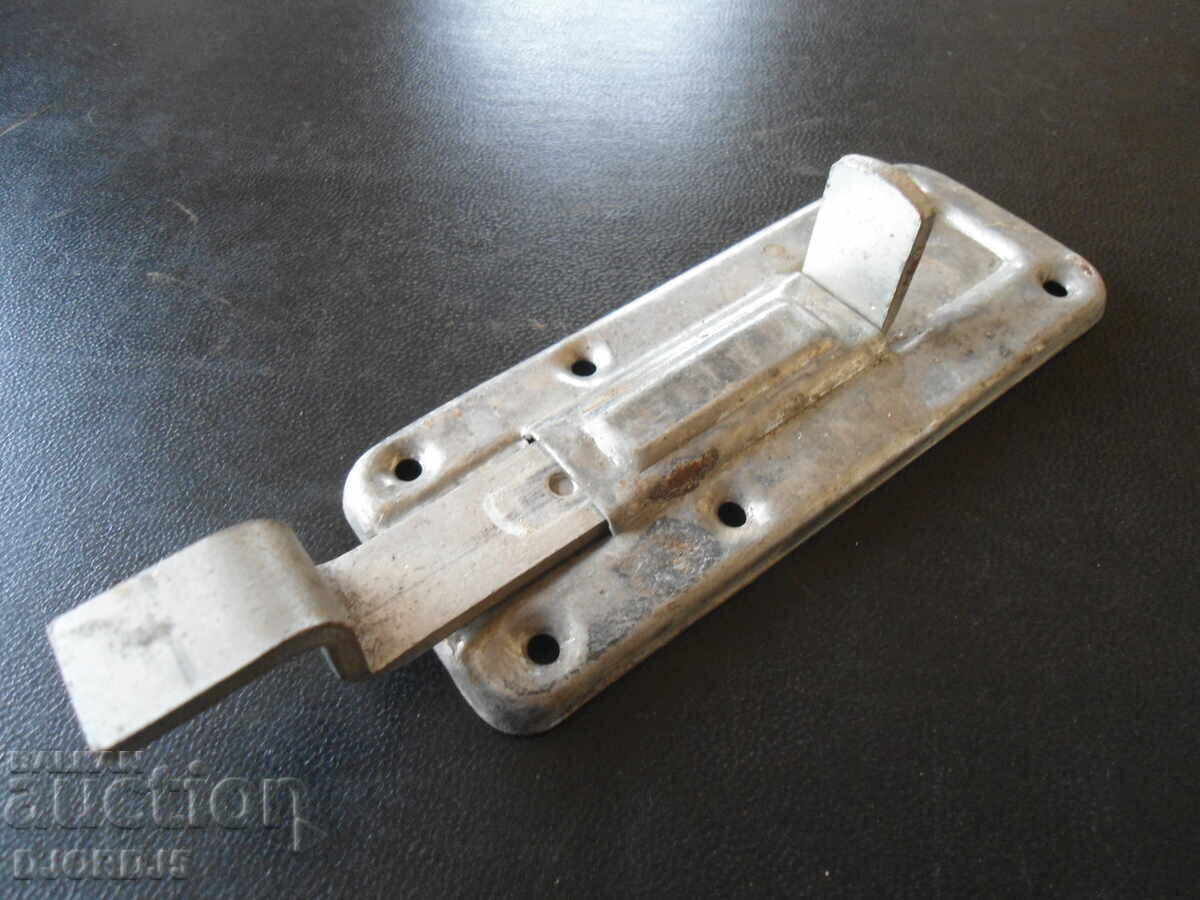 Delivery of Old hanger, latch Delivery of Old hanger, latch