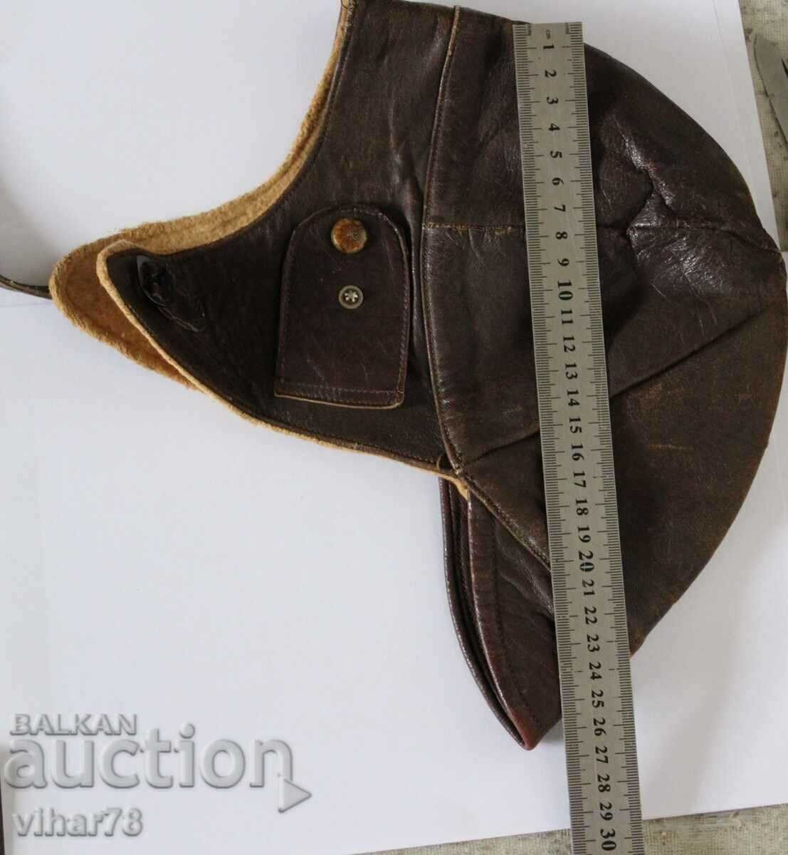 Delivery of An old very rare leather pilot's hat